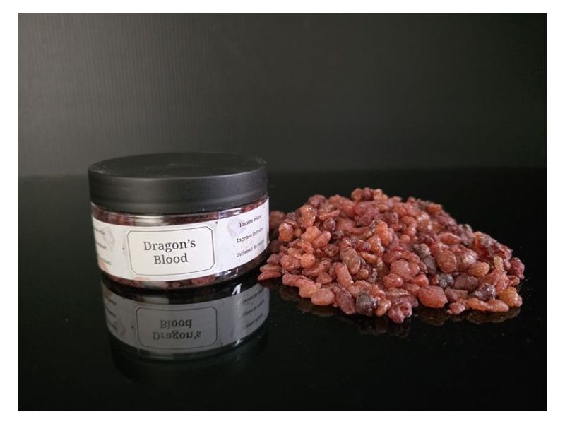 MIRISNA SMOLA TAMJANA-(Dragon’s Blood)-Zmajeva krv (sitnija) Cijena Akcija