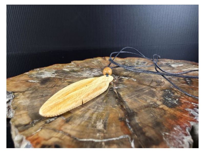 PALO SANTO-Ogrlica s privjeskom “Pero” (7 cm) Cijena Akcija