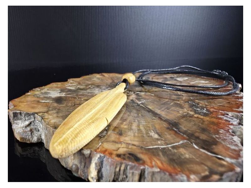 PALO SANTO-Ogrlica s privjeskom “Pero” (9 cm) Cijena Akcija