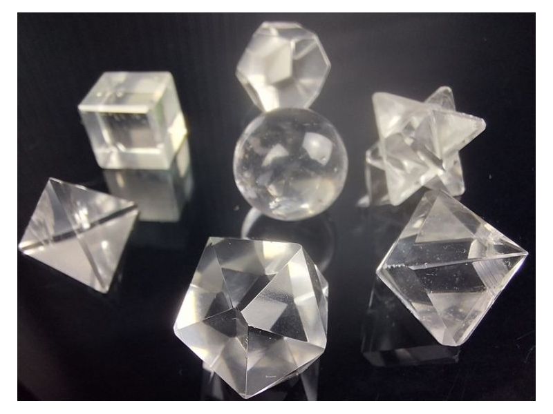 PLATONOVA TIJELA I SVETA GEOMETRIJA-Gorski kristal (1,5-2 cm) Cijena Akcija