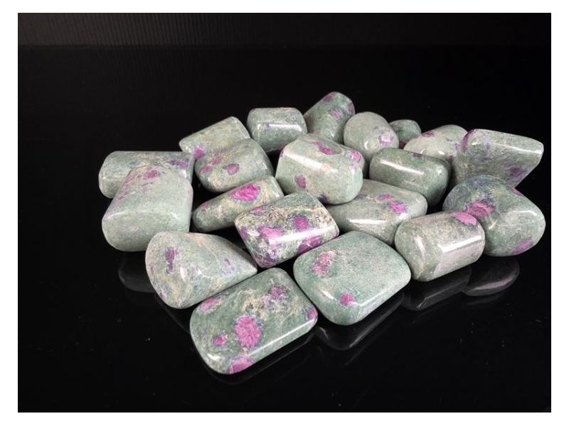 RUBIN U FUKSITU (2-3 cm) Cijena Akcija