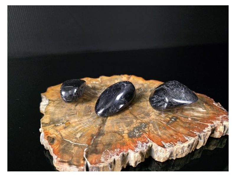 TURMALIN-CRNI (4 cm) Cijena Akcija